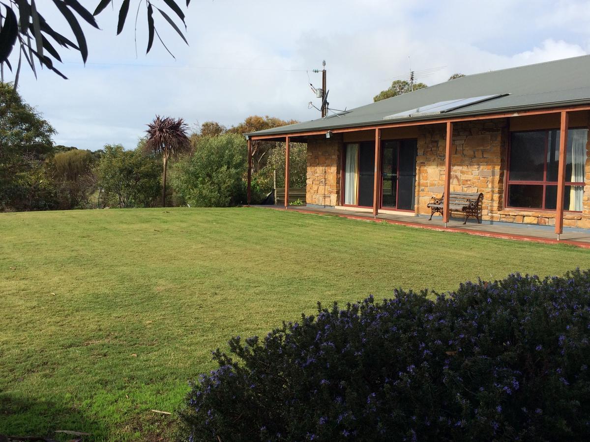 Bee'S Place - 3 Bedroom Home On 10 Acres Of Land With Distant Ocean Views Emu Bay Exteriör bild