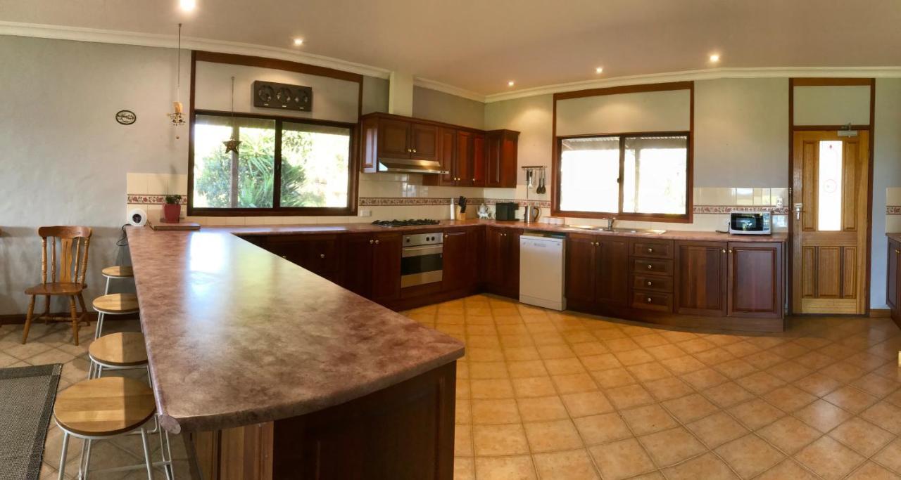 Bee'S Place - 3 Bedroom Home On 10 Acres Of Land With Distant Ocean Views Emu Bay Exteriör bild
